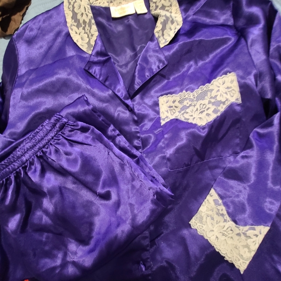 Vintage gold lable Victoria's secret jammie set satin purple - Picture 13 of 13